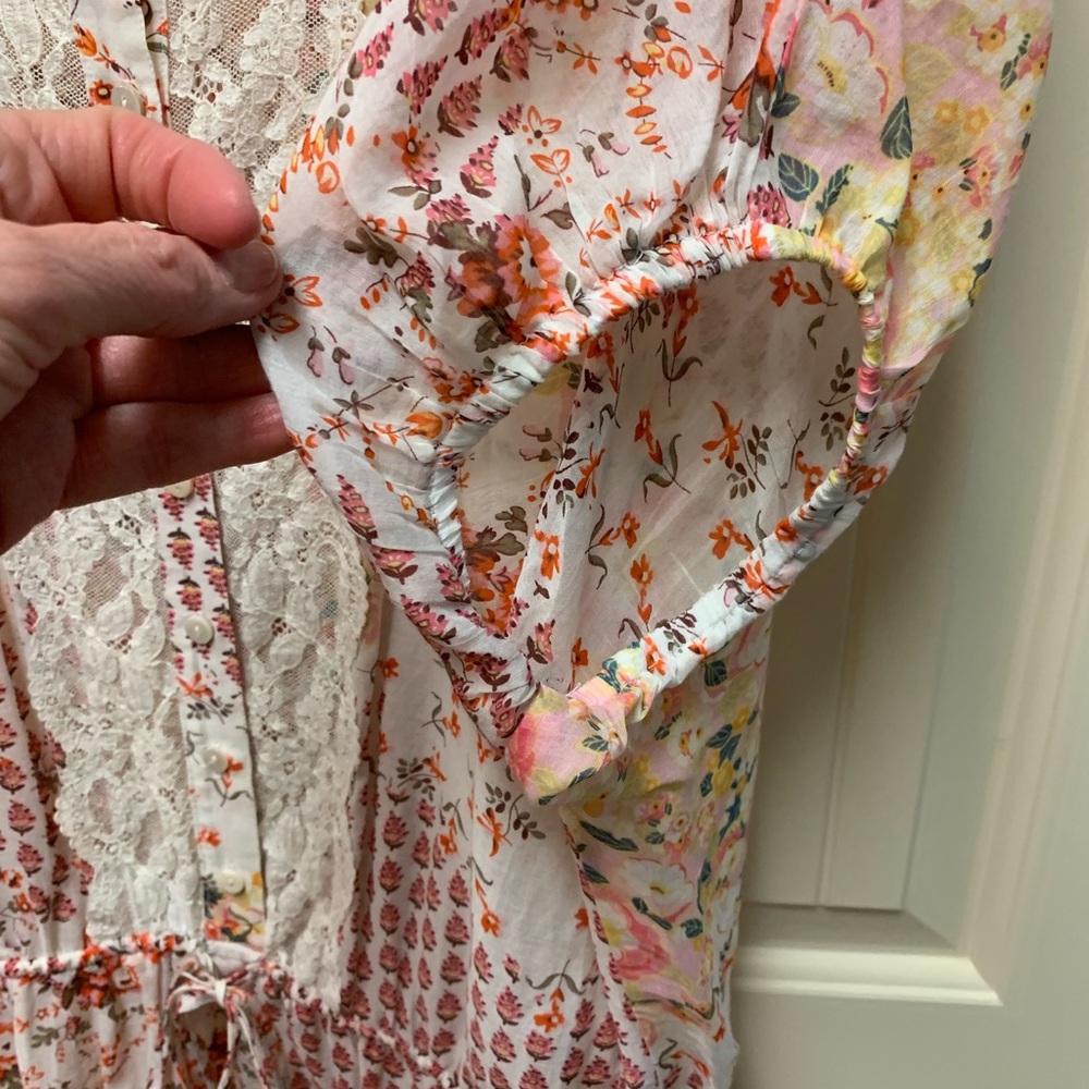 **Host Pick* Karen Kane romantic top - Picture 4 of 6